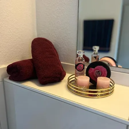 Mobilierte 5 Zimmer Zur Vermieten アパート *