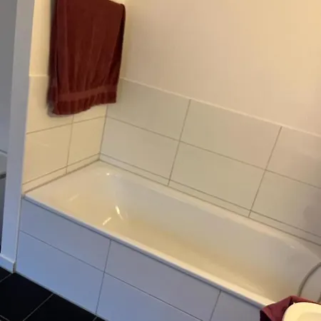 Mobilierte 5 Zimmer Zur Vermieten Frankfurt nad Menem